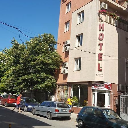 Caprice Family Hotel Varna Exterior photo