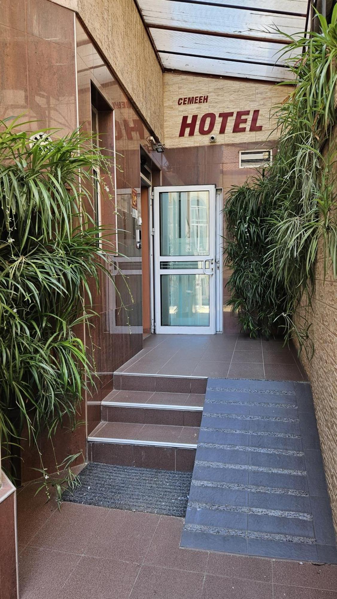 Caprice Family Hotel Varna Exterior photo